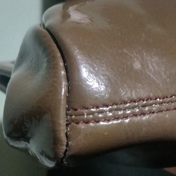 NWOT Liz Claiborne Leather Clutch - Picture 4 of 10